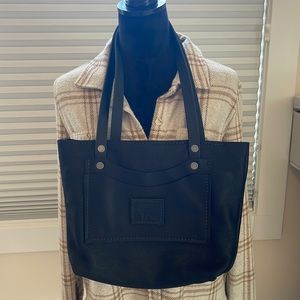 Panhandle Red tote.  Full grain leather with bridle straps, zip top. Like new.